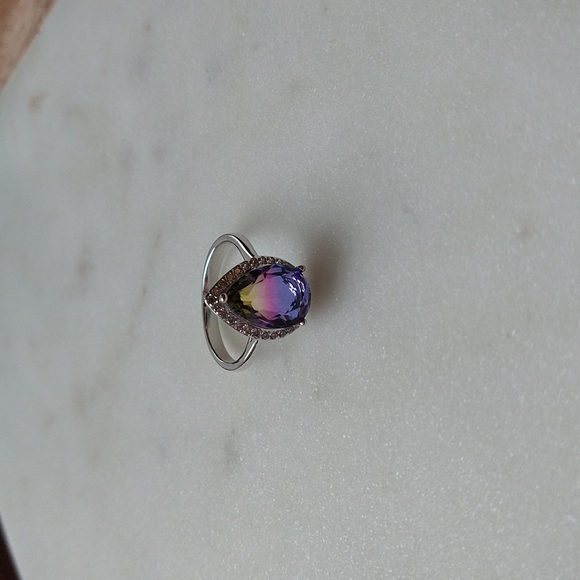 Teardrop diamond style ring - Picture 2 of 8